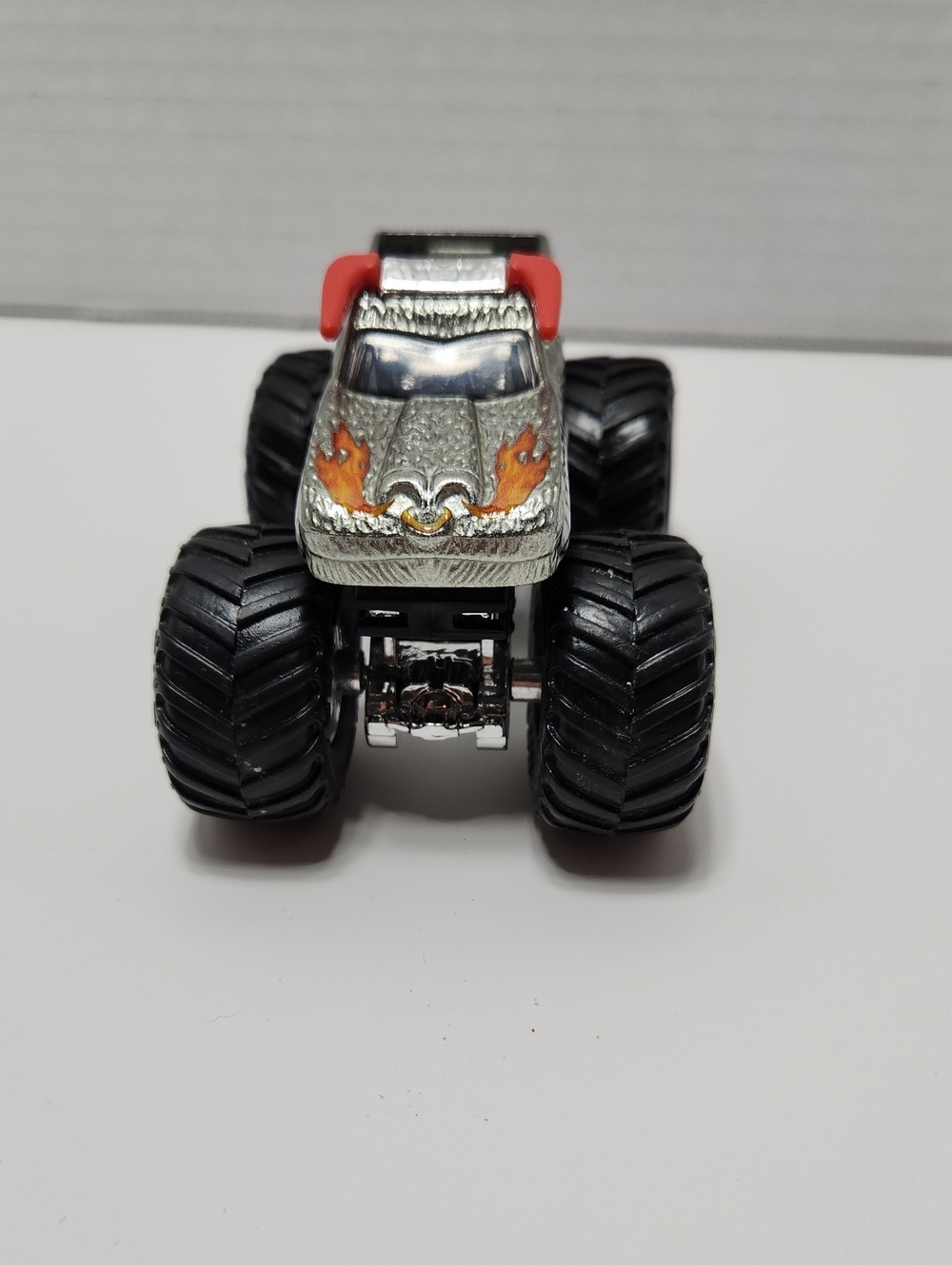 Hot Wheels, Silver El Toro Loco Truck - Picture 4 of 6